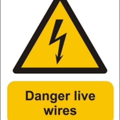 Danger Live Wires PVC, 240 x 300mm, DANGER CYO